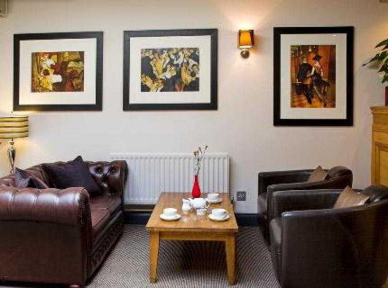 The Three Swans Hotel, Hungerford, Berkshire ภายนอก รูปภาพ