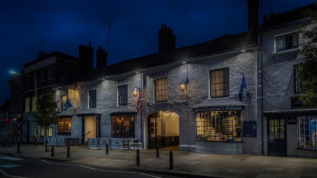 The Three Swans Hotel, Hungerford, Berkshire ภายนอก รูปภาพ