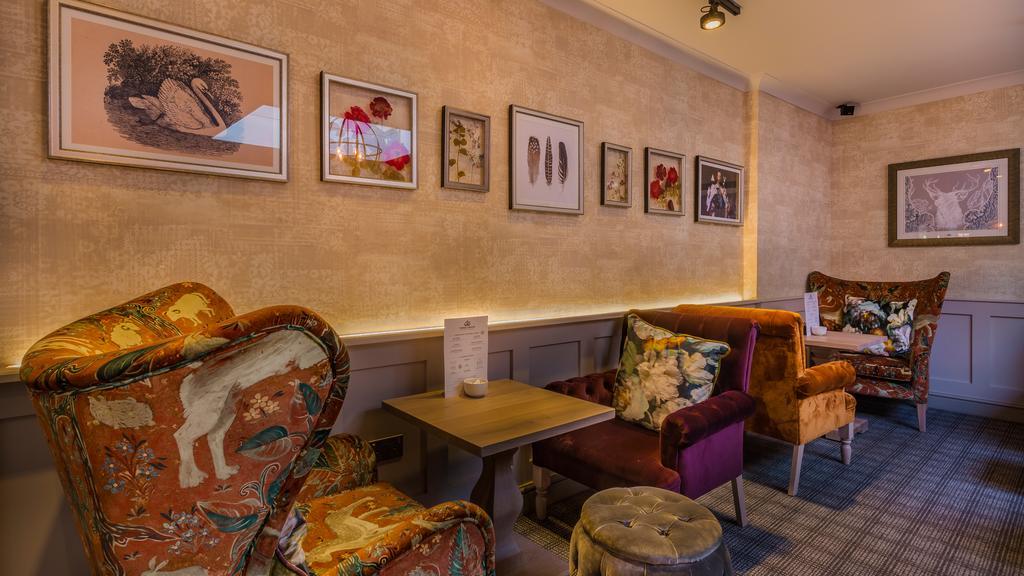 The Three Swans Hotel, Hungerford, Berkshire ภายนอก รูปภาพ