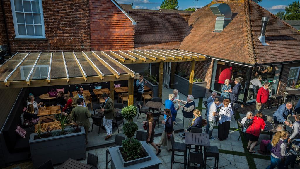 The Three Swans Hotel, Hungerford, Berkshire ภายนอก รูปภาพ