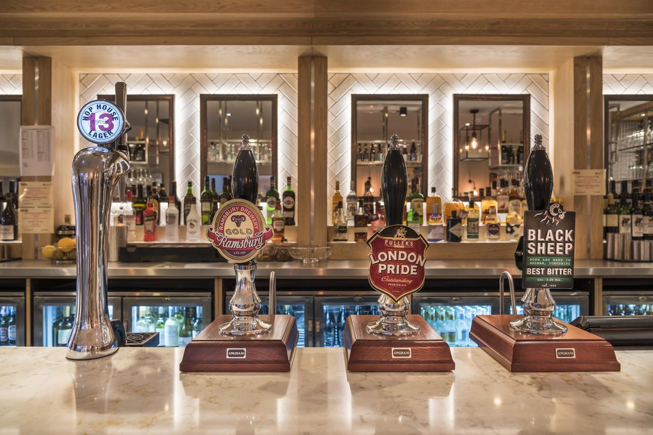 The Three Swans Hotel, Hungerford, Berkshire ภายนอก รูปภาพ