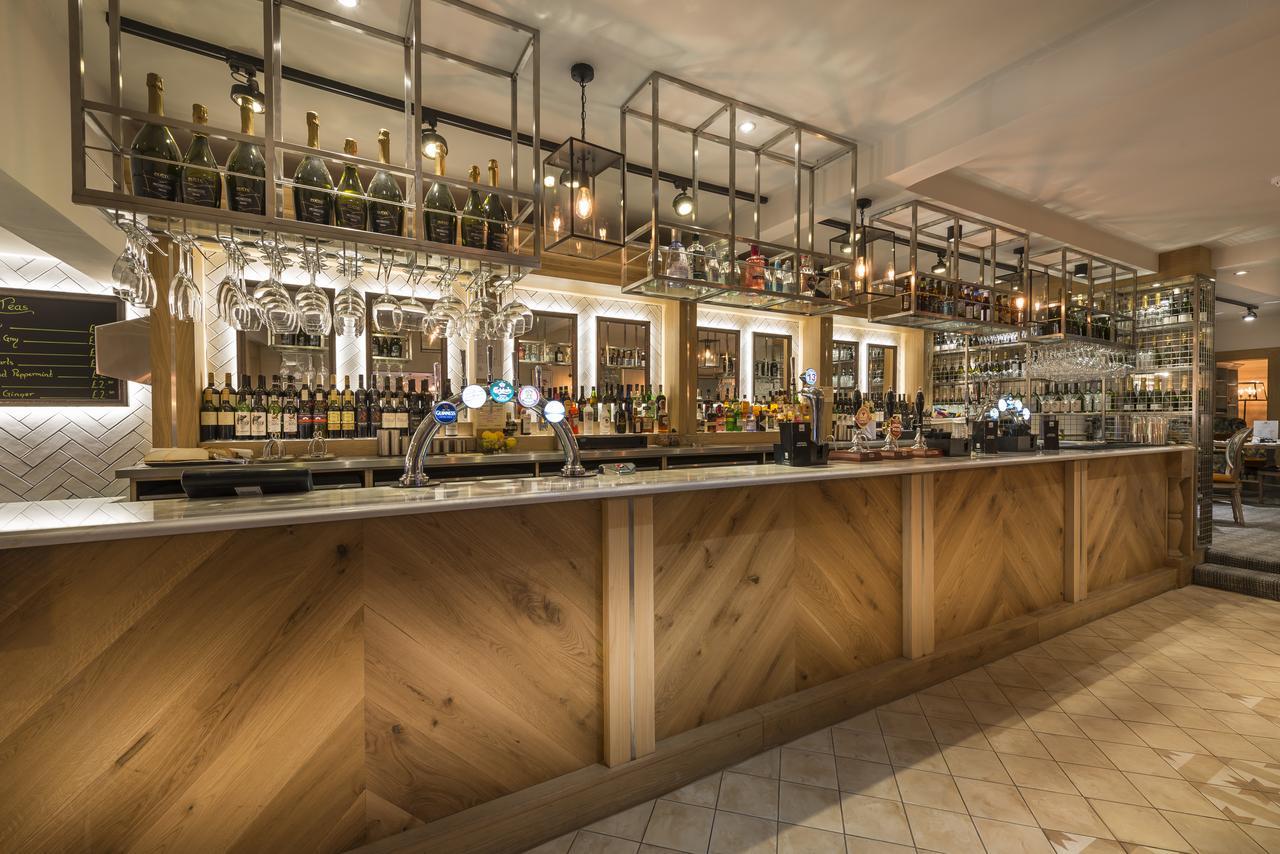 The Three Swans Hotel, Hungerford, Berkshire ภายนอก รูปภาพ
